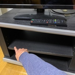 32型テレビとテレビ台本日限りの価格の画像