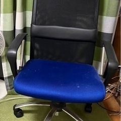 キャスター付き椅子