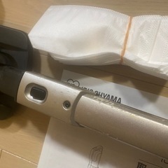 アイリスオーヤマ　極細軽量スティッククリーナー　IC-SLDCP6M コードレススティッククリーナー　使い捨てダストパック付き　IRIS OHYAMA コードレス掃除機　2WAY 充電式 自走式 パワーヘッド ほこり感知センサー 紙パック式掃除機の画像