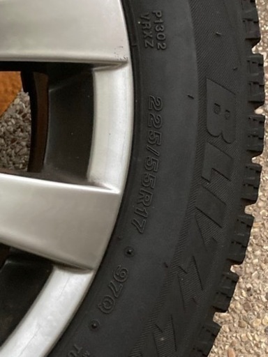 BMW（F11）523d Mスポで装置、スタッドレス＋ホイール4本