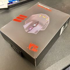 ★☆　新品　未開封　16個のプログラムボタン　プロ光学センサー　ワイヤレスゲーミングマウス　☆★  ★☆ 新品、未開封の「Redrago　 M913　ImpactElite」　ワイヤレスゲーミングマウスです。  ★☆ 16個のプログラム可能なボタン、16000 DPI、80時間バッテリー、プロ光学センサー、ＬＥＤデコ（8パターン）。の画像