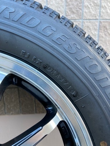 【中古品】ホイール付スタッドレスタイヤ4本セット　ブリザック　VRX 185/65 R15