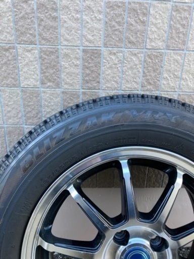 【中古品】ホイール付スタッドレスタイヤ4本セット　ブリザック　VRX 185/65 R15