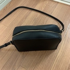 黒ミニバッグの画像