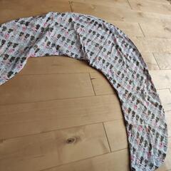 授乳クッション　手作りカバー付きの画像