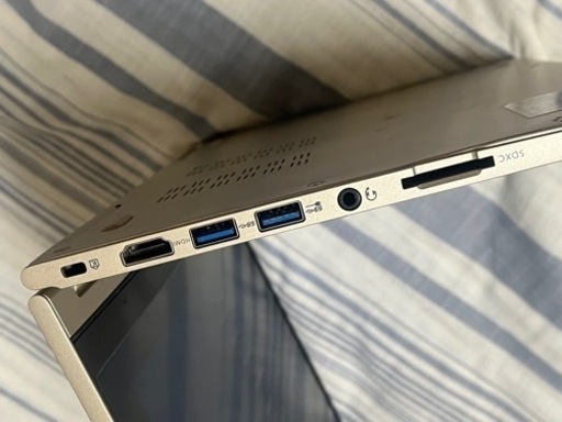 ジモティ特別価格　NECのタブレットにもなるノートパソコン
