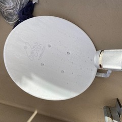 古いCSアンテナと取付金具