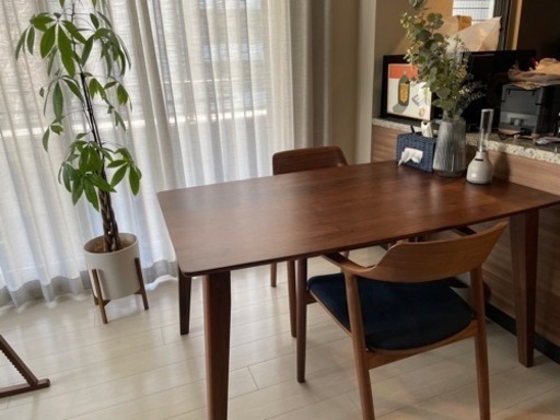 定価5.2万　幅135cm ダイニングテーブル　ウォルナット