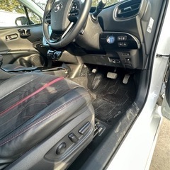 令和2年　プリウス 1.8 A 9型ナビTV サンルーフの画像