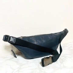 お取引中 COACH コーチ ボディバッグ ウエストバッグの画像