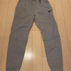NIKE（ナイキ）ジョガーパンツ　グレー色の画像