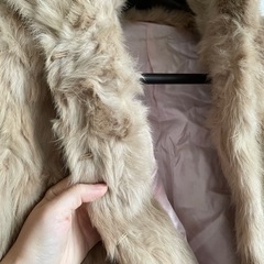 ラビットファーショートコートの画像