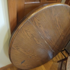 オーク材のテーブルセットの画像