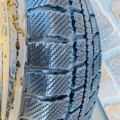 215/70R15 スタンドレスタイヤの画像