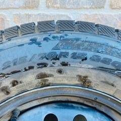 215/70R15 スタンドレスタイヤの画像