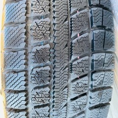 215/70R15 スタンドレスタイヤの画像