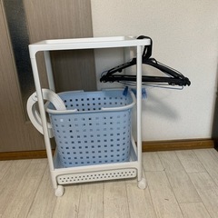 ニトリのランドリーラックとバケット　そしてジャンク品