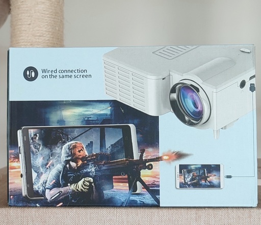 SMP Series UC28C LED Projector 使用品