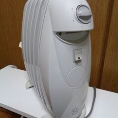 世田谷区近辺配送可能　正常作動品　DeLonghi デロンギ・オイルヒーター TRN0505JS　小型サイズ　コンパクト　 小型L字型フィン5枚 【1～3畳用】　ミニラジエター型ヒーターの画像
