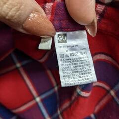 GU チェック柄シャツ　Sの画像