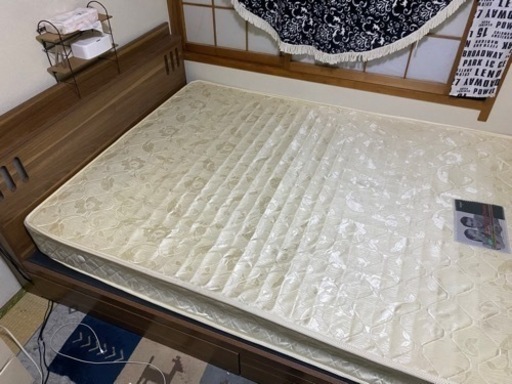ダブルベッド