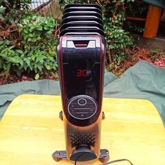 ★デザインがカッコいい‼お届け可‼★ オイルヒーター　KOM HC-A31Aの画像