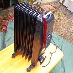★デザインがカッコいい‼お届け可‼★ オイルヒーター　KOM HC-A31Aの画像