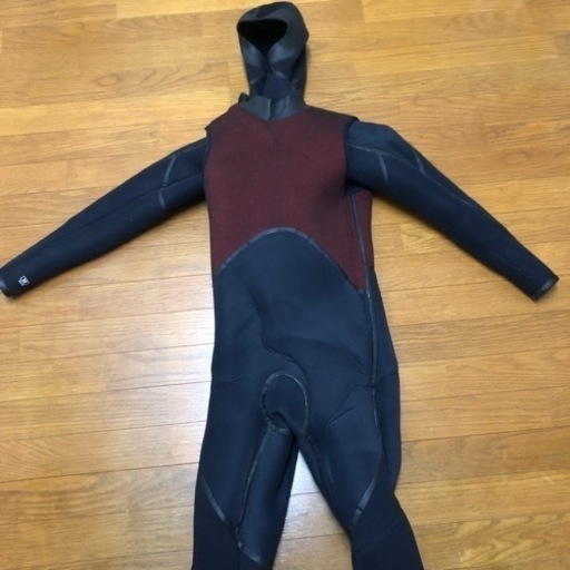 オニール　Mサイズ　未使用　7mm スキューバダイビング　フード、ベスト内蔵一体型