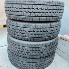 商談中　195/80R15  107  ダンロップスタッドレス中古４本
