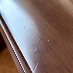 ガラストップのローテーブルの画像