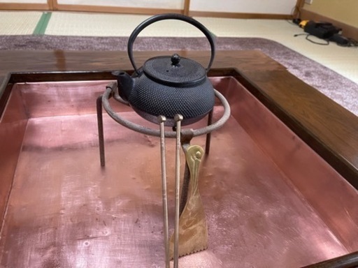 囲炉裏とテーブル　欅無垢