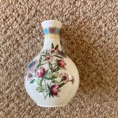 ウェッジウッド 花瓶　SARAHの画像