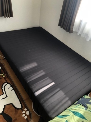 セミダブルベッド美品です。