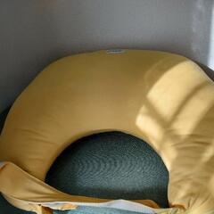 ベビハグ　授乳クッション　洗替えカバー付きの画像