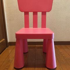 IKEA☆ピンクの子供用チェア☆イケアの画像