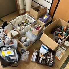 画材、工具、文房具、額縁、油絵具、アクリル絵の具etc