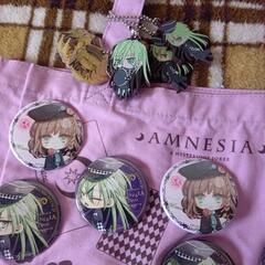 AMNESIAトートバッグ缶バッジ付きの画像