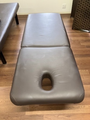 リクライニング施術用ベッド（エステ・マッサージ）