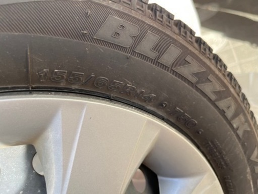 国産スタッドレスタイヤ　14インチ　R2年製