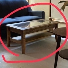 ドライフラワー入　木のローテーブルの画像