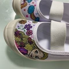上靴にイラストの画像