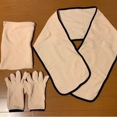 未使用品　マフラー&手袋＆巾着セット