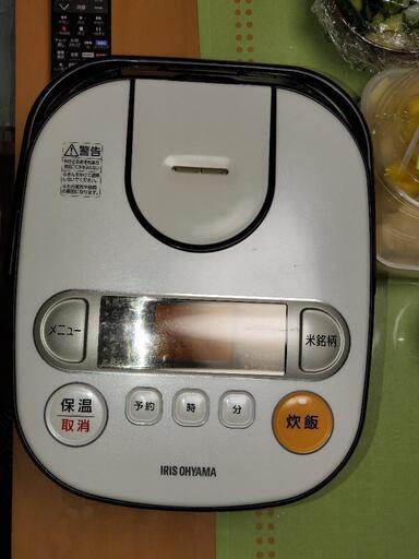 (商談中)IRIS-アイリス-アオーヤマ㈱のジャー炊飯器を新しい物を買いましたのでこちらを必要な方にお譲りさせていただきます。