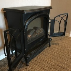 暖炉型ファンヒーターの画像