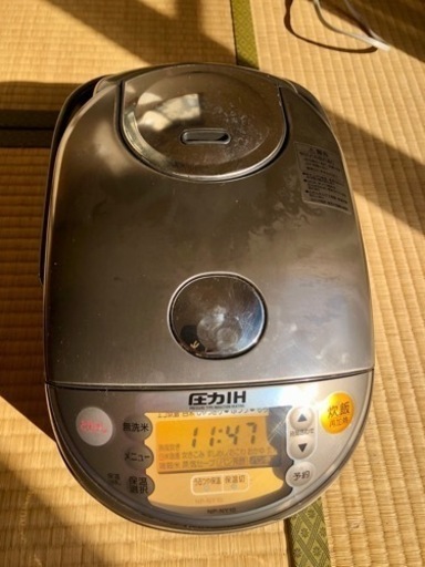美品 日本製 ZOJIRUSHI 象印圧力IH炊飯器 圧力IH炊飯ジャー プラチナ厚釜 1L5.5合 NP-NY10