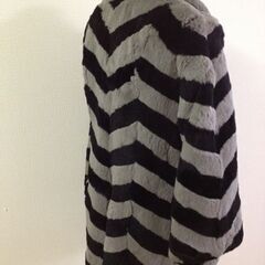 moussyマウジーボーダーヘリンボーンリアルファー毛皮コートの画像