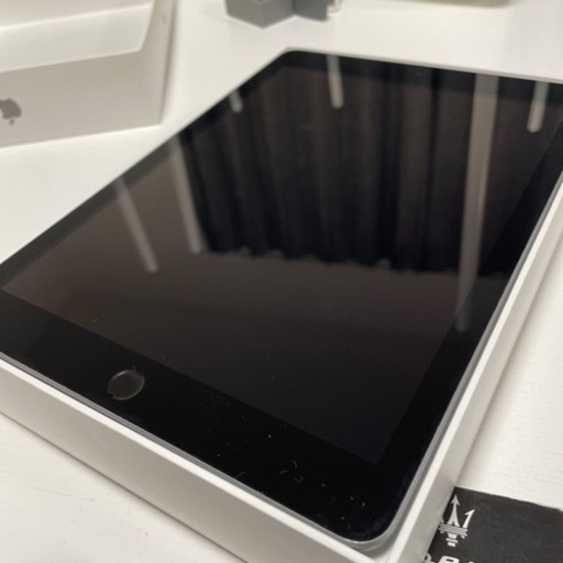 【値下げ】iPad 第6世代　32GB Wi-Fiモデル　箱あり