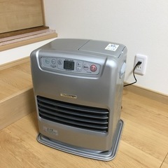 石油ファンヒーター　2017年製　FW-3216E4 動作確認済み