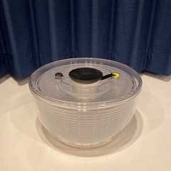 OXOのサラダスピナー（大）（ほぼ新品）の画像