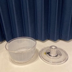OXOのサラダスピナー（大）（ほぼ新品）の画像